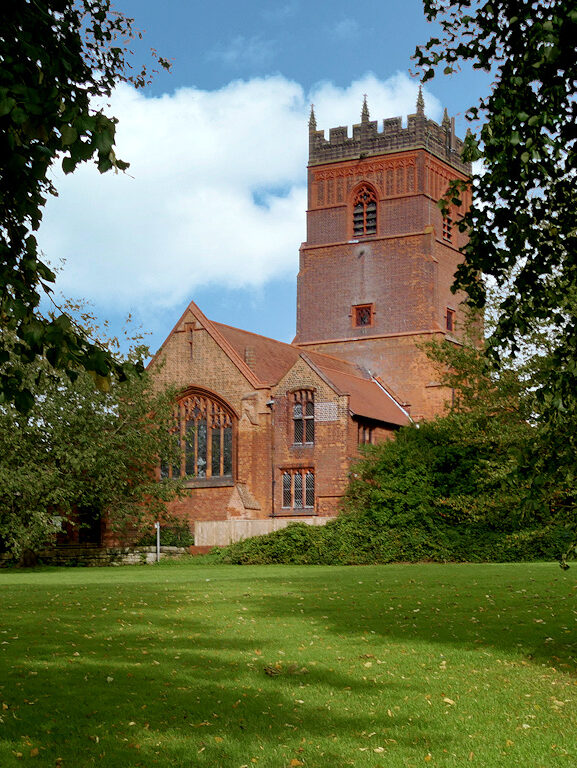 By St Cross Church, Knutsford by David Dixon, CC BY-SA 2.0, https://commons.wikimedia.org/w/index.php?curid=151434590